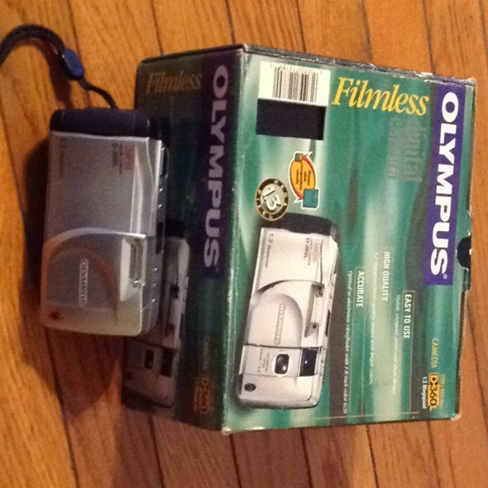 Olympus D-360L Filmless Digital Camera